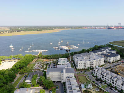 Photo 1 of 25 : 301 Longshore Street, #423