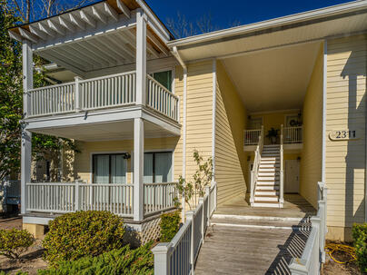 Photo 1 of 25 : 2311 Tall Sail Drive, #B