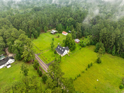 Photo 1 of 25 : 1677 French Santee Road