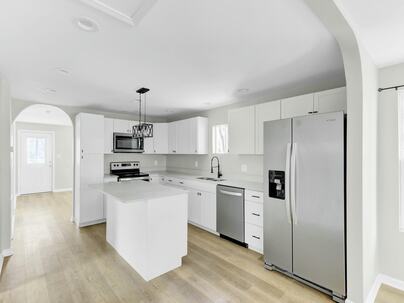 Photo 1 of 25 : 204 Delano Street