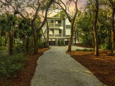 Photo 1 of 25 : 3034 Maritime Forest Drive