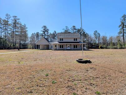 Photo 1 of 17 : 305 Sandridge Road