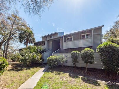 Photo 1 of 25 : 1158 Village Creek Lane, #3