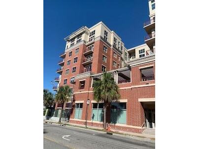 Photo 1 of 25 : 150 Bee Street, #713
