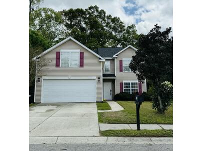 Photo 1 of 19 : 203 Arbor Oaks Drive