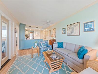 Photo 1 of 25 : 3701 Docksite Road, #108