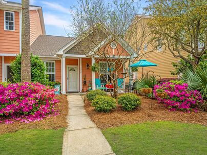 Photo 1 of 25 : 2952 Sweetleaf Lane