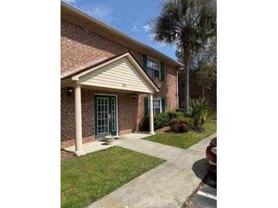 Photo 1 of 13 : 203 Oakmont Avenue, #B