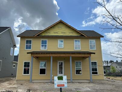 Photo 1 of 19 : 715 Blueway Avenue