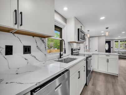 Photo 1 of 25 : 1249 Sumner Avenue
