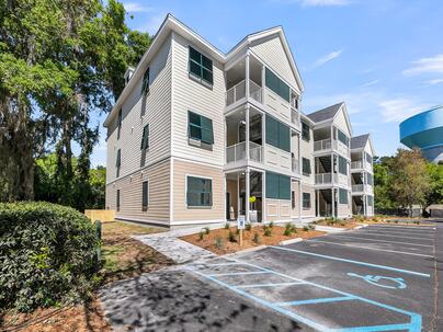 Photo 1 of 25 : 7621 Indigo Palms Way
