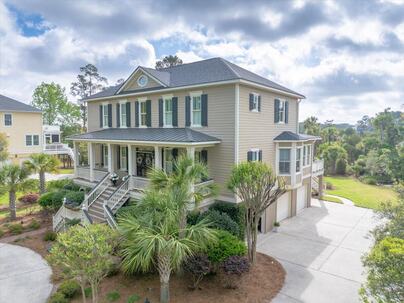 Photo 1 of 25 : 2444 Darts Cove Way