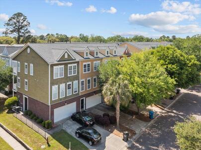 Photo 1 of 25 : 9226 Southern Oak Lane