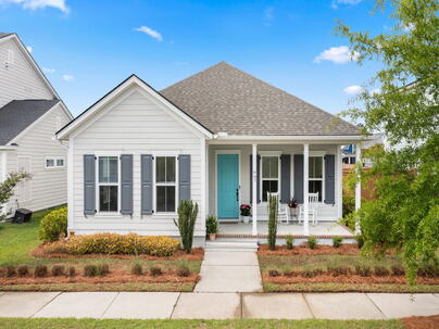 Photo 1 of 25 : 607 Heartwood Lane