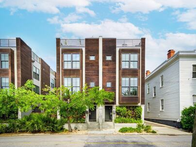 Photo 1 of 25 : 62 Gadsden Street, #A