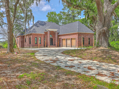 Photo 1 of 25 : 404 Fairington Drive