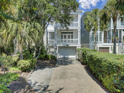 Photo 1 of 25 : 30 Yacht Harbor Court