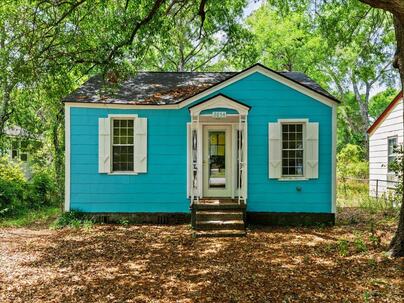 Photo 1 of 20 : 2654 Harvey Avenue