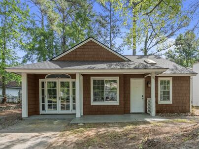 Photo 1 of 14 : 335 Macgregor Drive