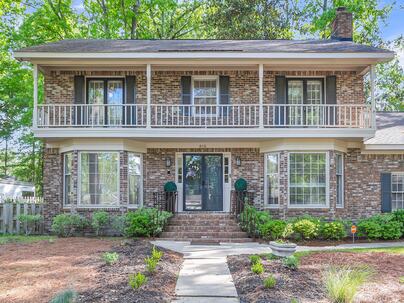 Photo 1 of 25 : 615 Fairington Drive