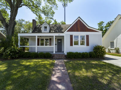 Photo 1 of 25 : 81 Avondale Avenue