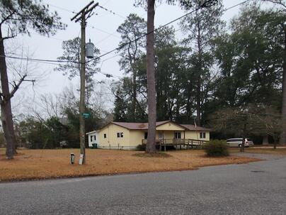 Photo 1 of 10 : 207 Smoak Street