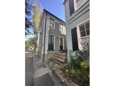 Photo 1 of 16 : 9 West Street, #1