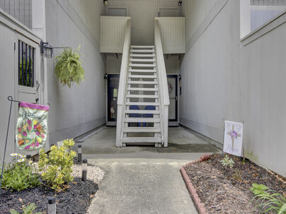 Photo 1 of 25 : 807 Greencastle Drive