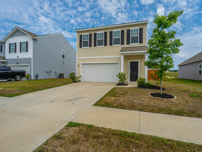 Photo 1 of 25 : 430 Pender Woods Drive