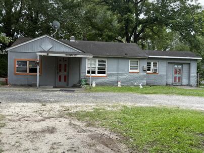 Photo 1 of 25 : 715 Yew Street