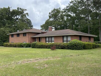 Photo 1 of 15 : 1948 Belleville Road