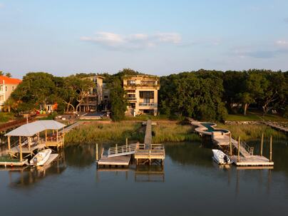 Photo 1 of 25 : 905 Palm Boulevard
