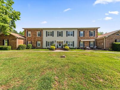 Photo 1 of 25 : 108 Woodlake Drive