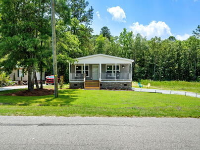 Photo 1 of 22 : 208 General Moultrie Drive