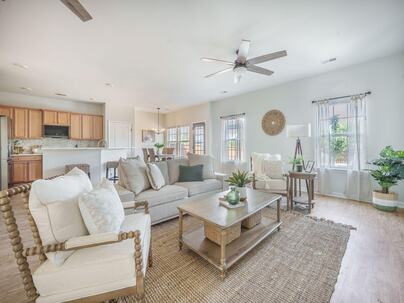 Photo 1 of 25 : 743 Redbud Lane