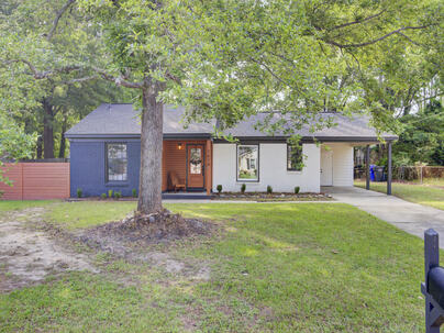 Photo 1 of 25 : 7674 Chippendale Road