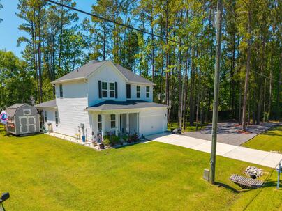 Photo 1 of 25 : 689 Butternut Road