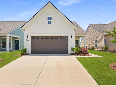 Photo 1 of 25 : 220 Garden Gate Way