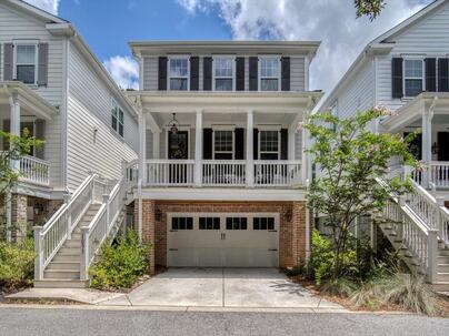 Photo 1 of 25 : 1093 Ave Of Oaks