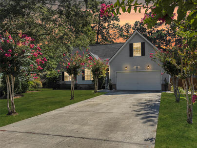 Photo 1 of 25 : 1005 Trotters Boulevard