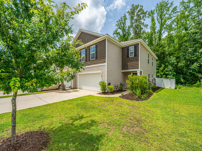 Photo 1 of 25 : 124 Bright Meadow Road
