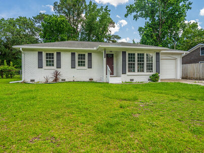 Photo 1 of 25 : 1917 Piper Drive