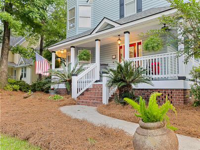 Photo 1 of 25 : 111 Long Bow Road