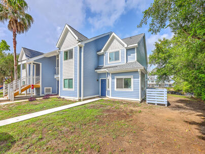 Photo 1 of 25 : 851 Sandlake Drive, #D