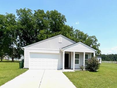 Photo 1 of 11 : 841 Twin Oaks Circle