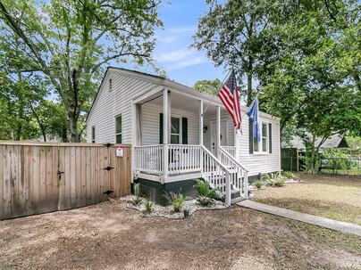 Photo 1 of 25 : 2666 Poplin Avenue