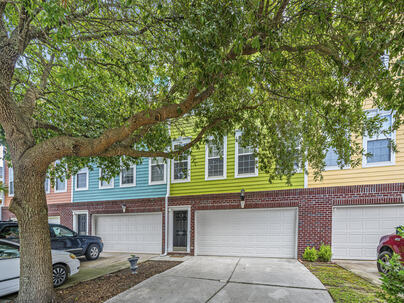 Photo 1 of 25 : 9305 Sweetbay Court