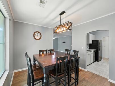 Photo 1 of 19 : 607 Greencastle Drive