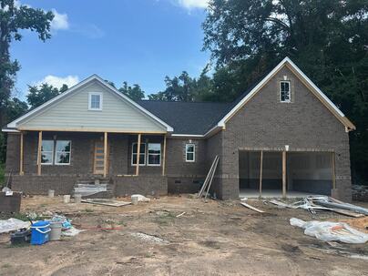 Photo 1 of 6 : 119 Ginger Lake Drive
