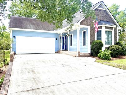Photo 1 of 25 : 209 Myrtlewood Drive